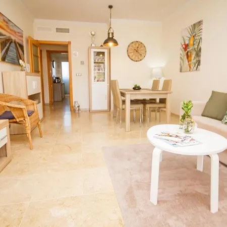 アパート Residencial Duquesa 6 マニルバ